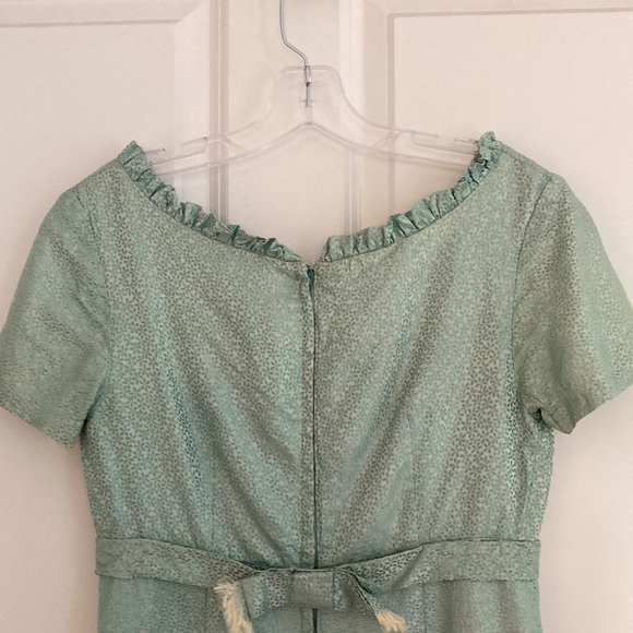 Vintage Scoop Neck Dress - Picture 6 of 6